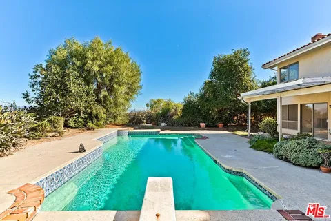 $1,299,000 | 24561 Calvert Street, Woodland Hills, CA 91367