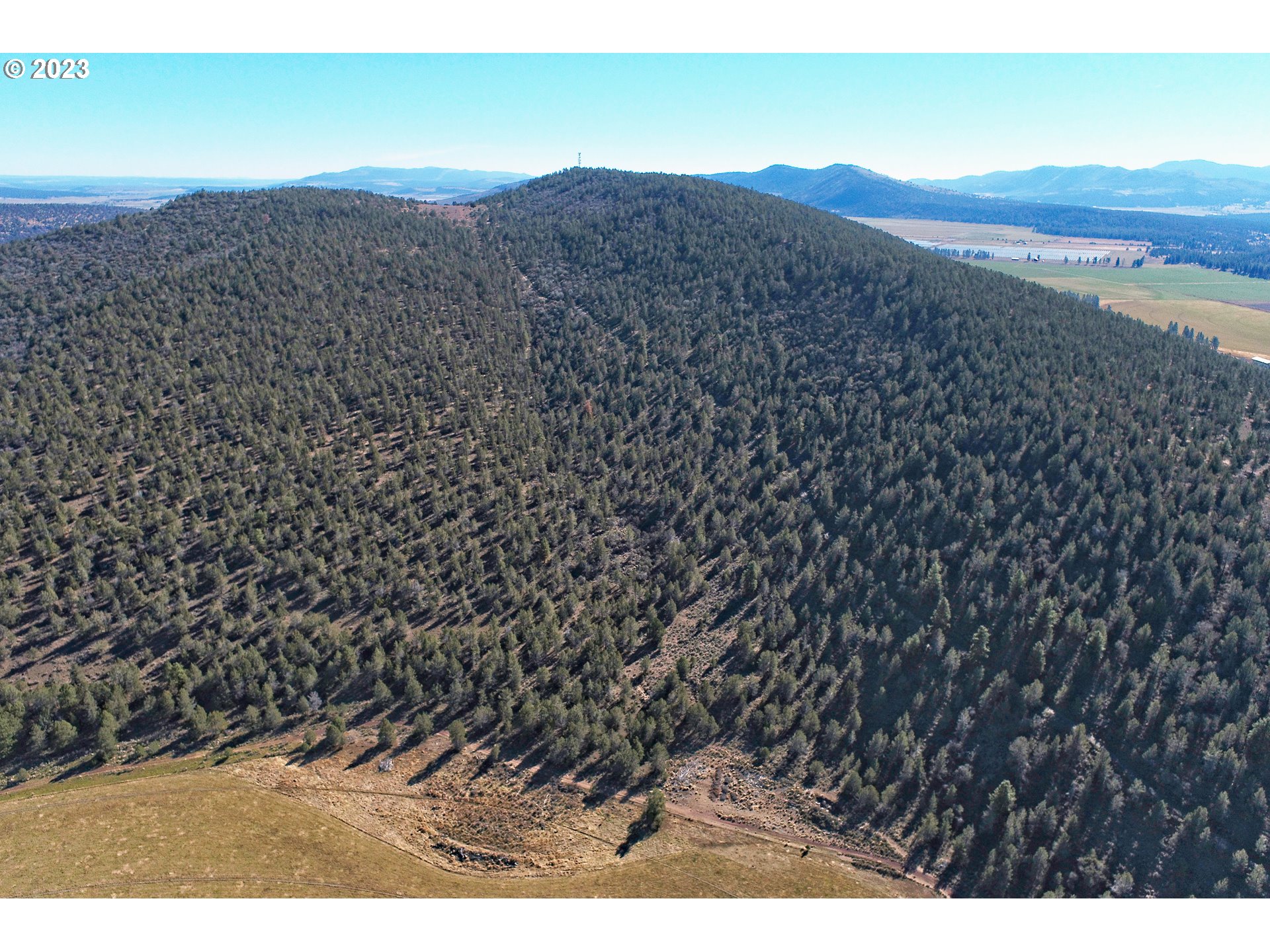 Mitchell Road Dairy, OR 97625 - Photo 14 of 18 a view of a sky