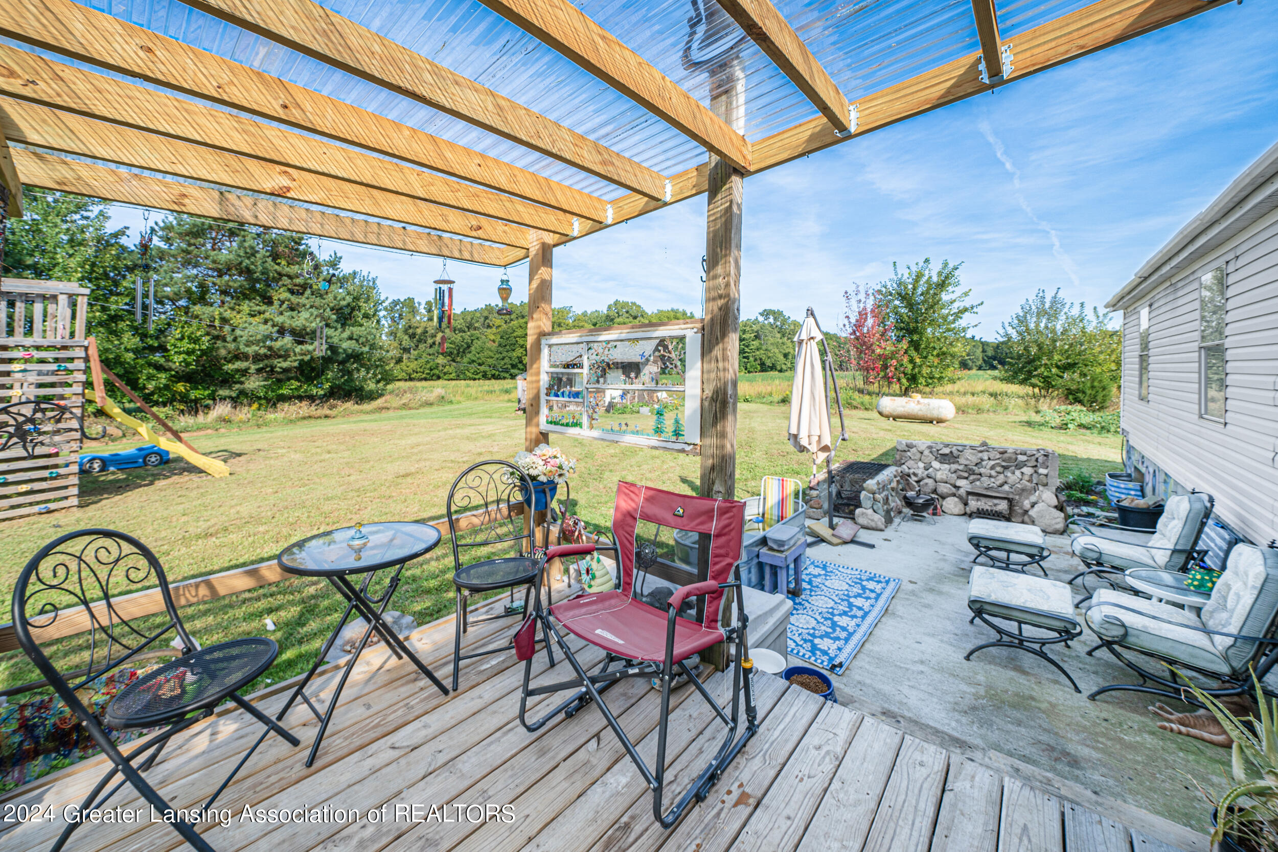 14337 South Fowlerville Road Byron, MI 48418 - Photo 27 of 29 Deck