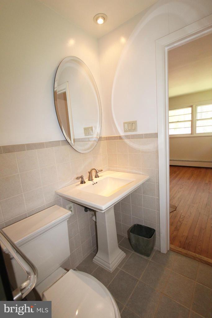 4305 Guinea Road Annandale, VA 22003 - Photo 14 of 29 Bath (Master)
