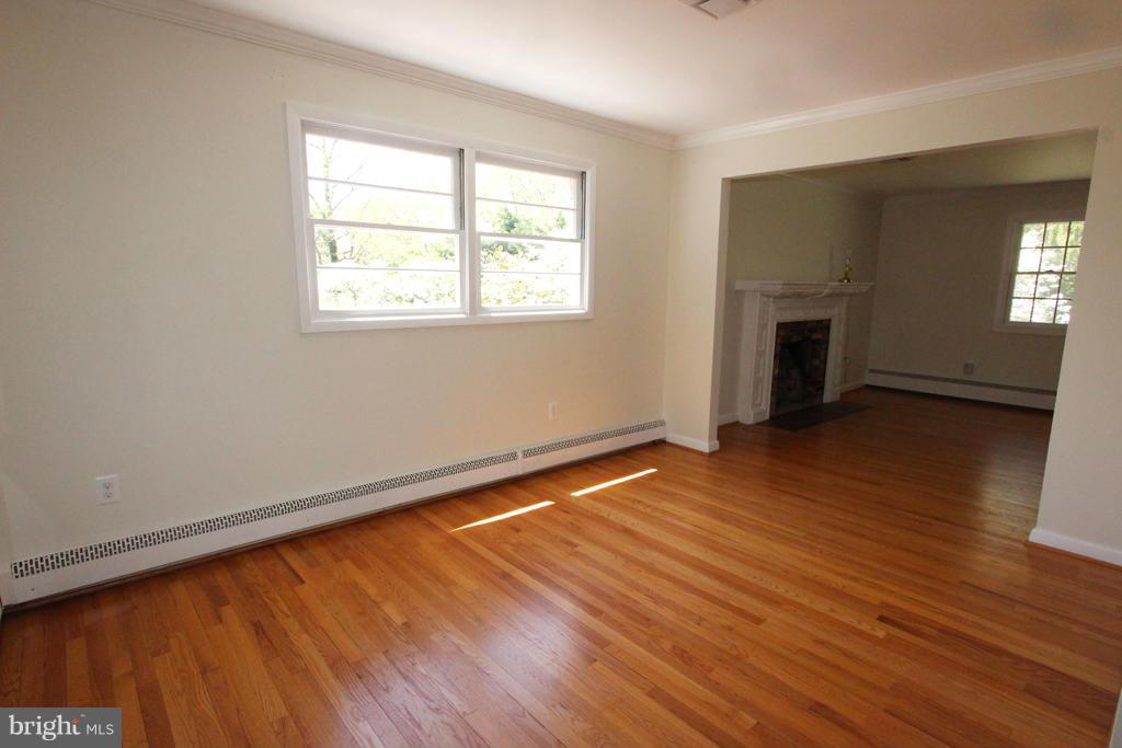 4305 Guinea Road Annandale, VA 22003 - Photo 6 of 29 Dining Room