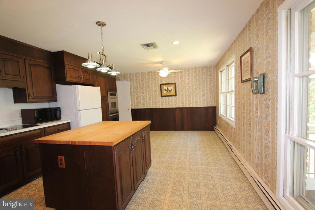 4305 Guinea Road Annandale, VA 22003 - Photo 8 of 29 Kitchen