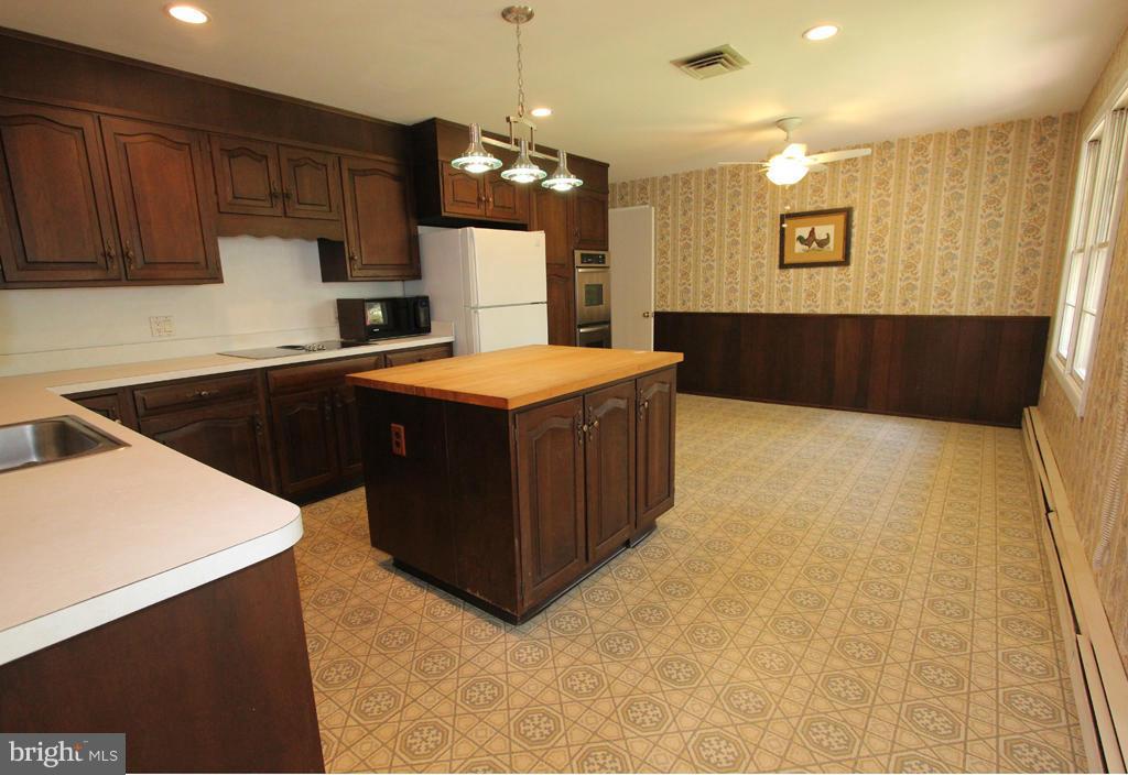 4305 Guinea Road Annandale, VA 22003 - Photo 9 of 29 Kitchen