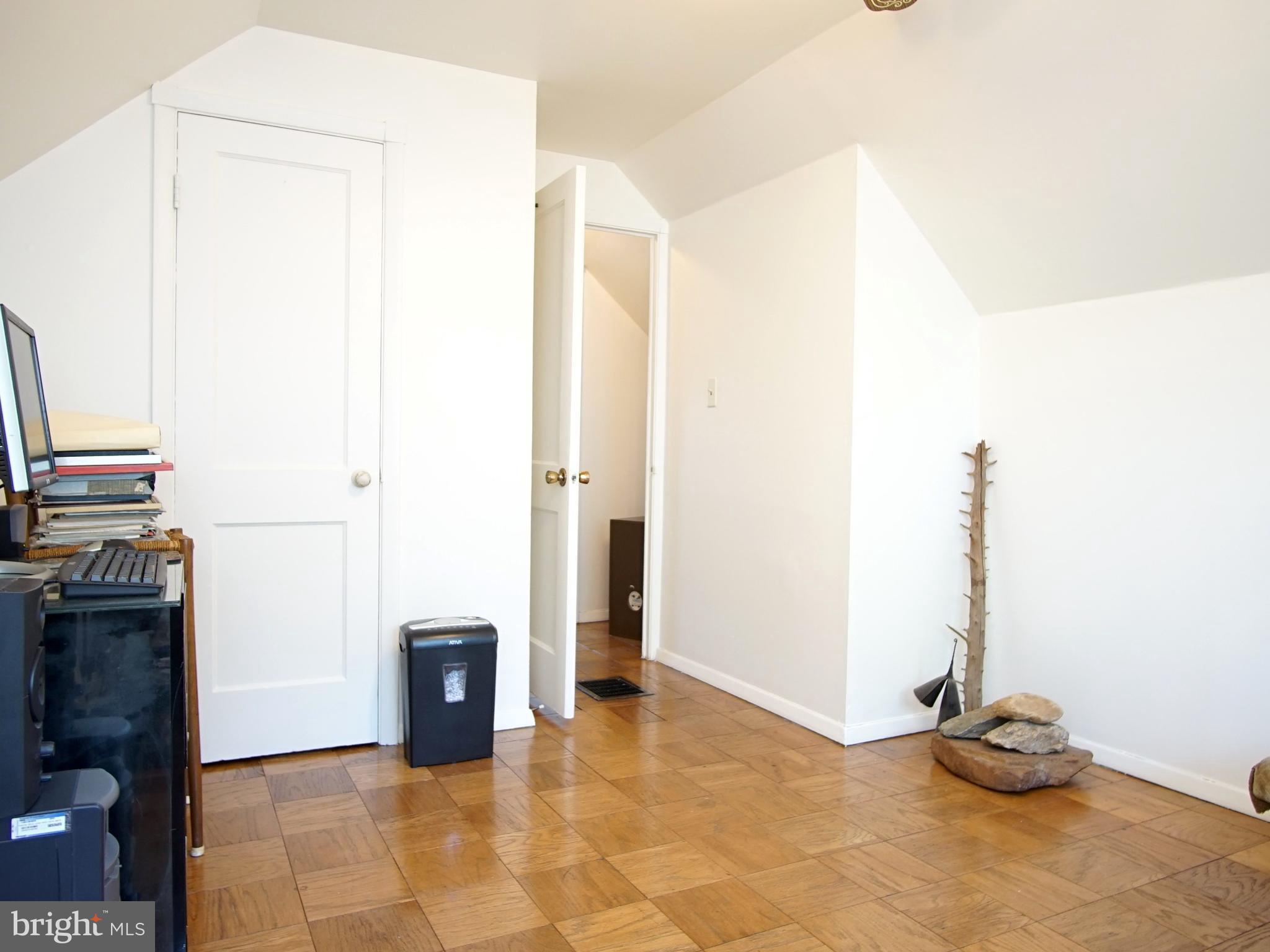 821 Cliffedge Road Baltimore, MD 21208 - Photo 20 of 24 Bedroom