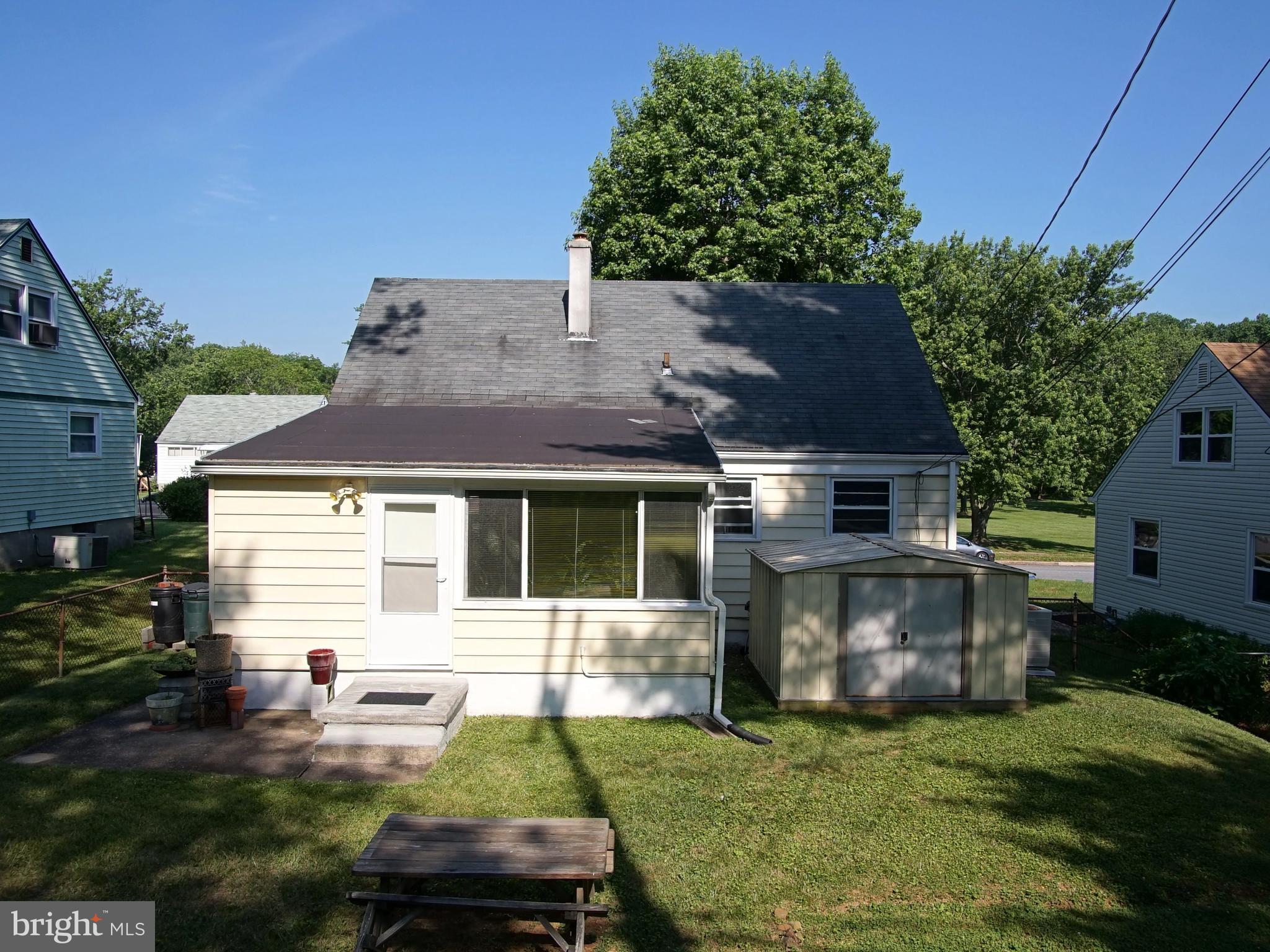 821 Cliffedge Road Baltimore, MD 21208 - Photo 23 of 24 Exterior (Rear)