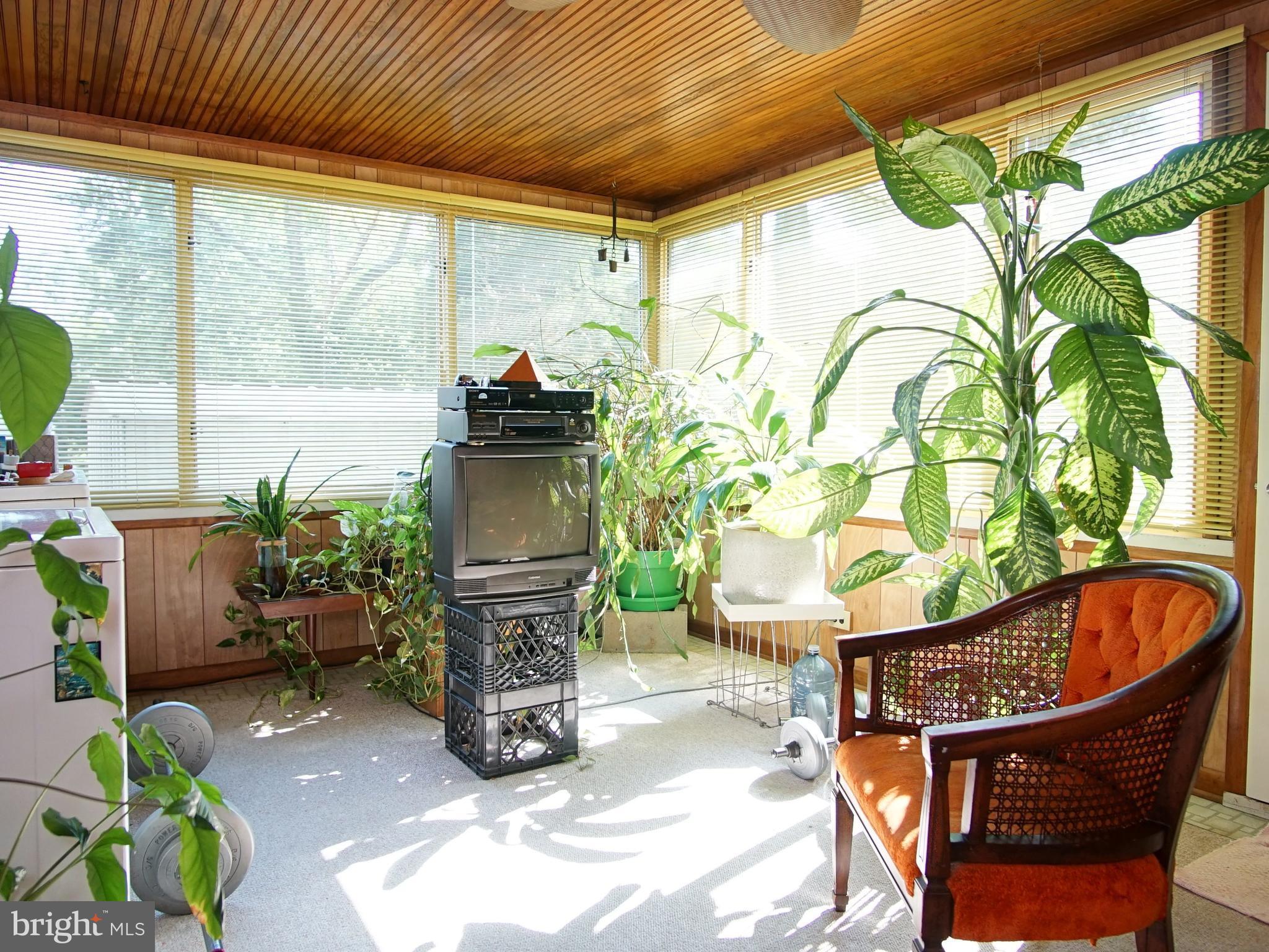 821 Cliffedge Road Baltimore, MD 21208 - Photo 6 of 24 Sunroom