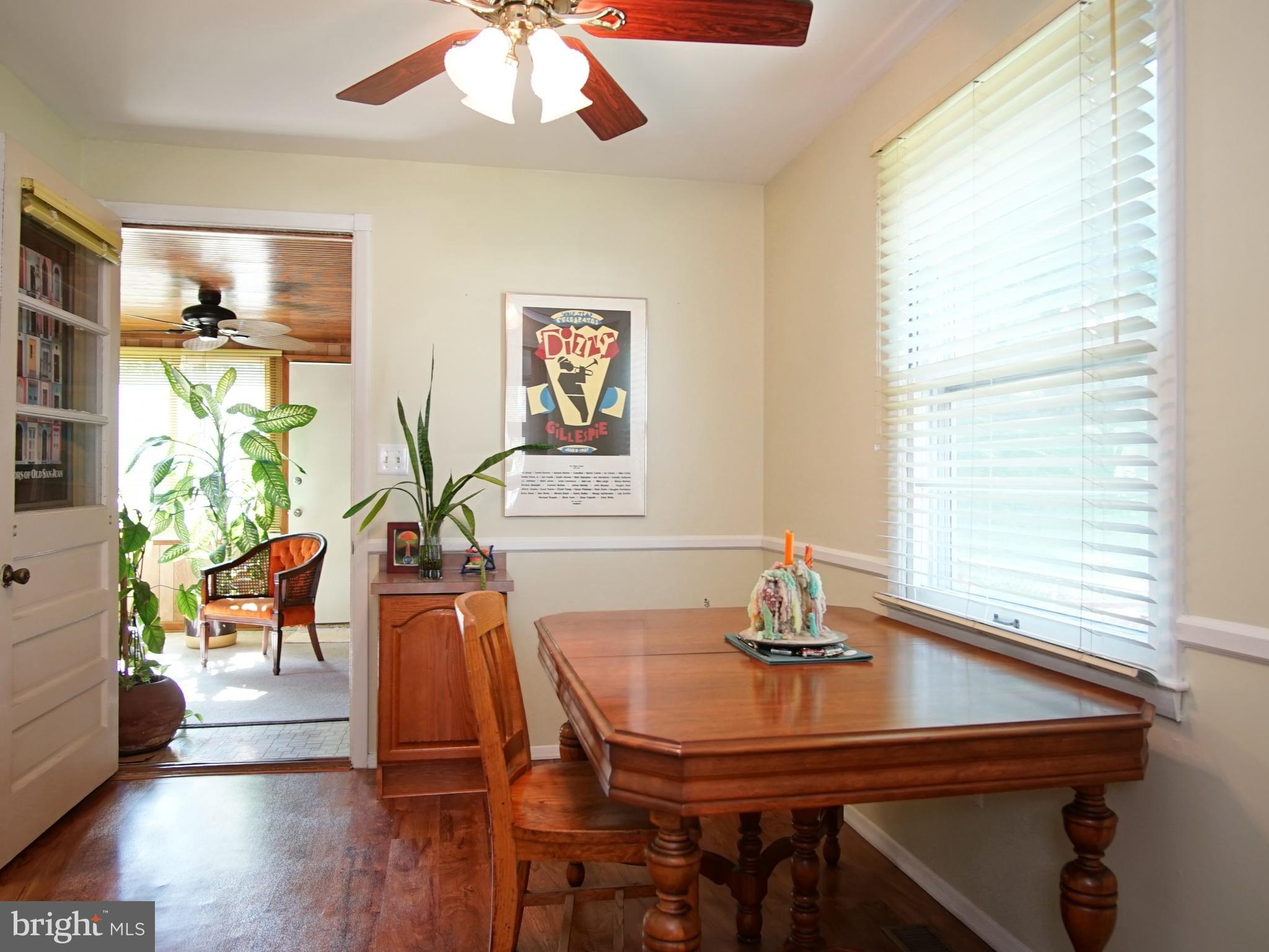 821 Cliffedge Road Baltimore, MD 21208 - Photo 8 of 24 Dining Room