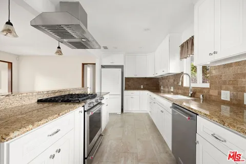 $1,299,000 | 16822 Valerio Street, Lake Balboa, CA 91406