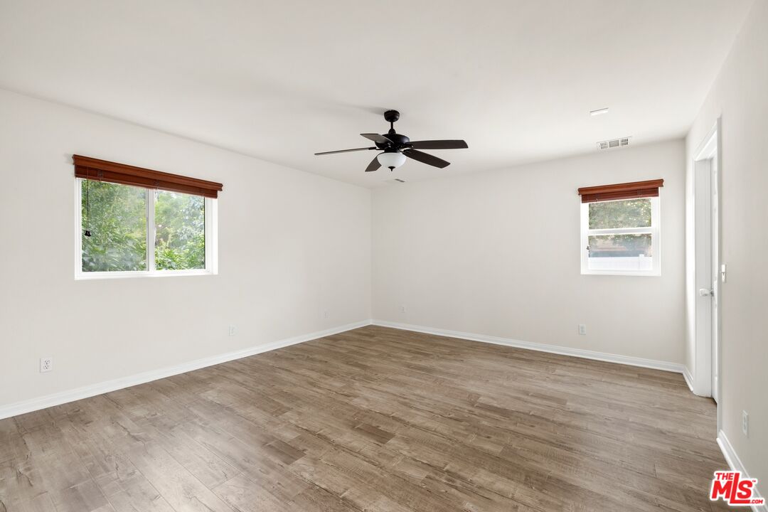 16822 Valerio Street Lake Balboa, CA 91406 - Photo 16 of 37