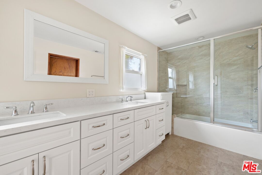 16822 Valerio Street Lake Balboa, CA 91406 - Photo 22 of 37