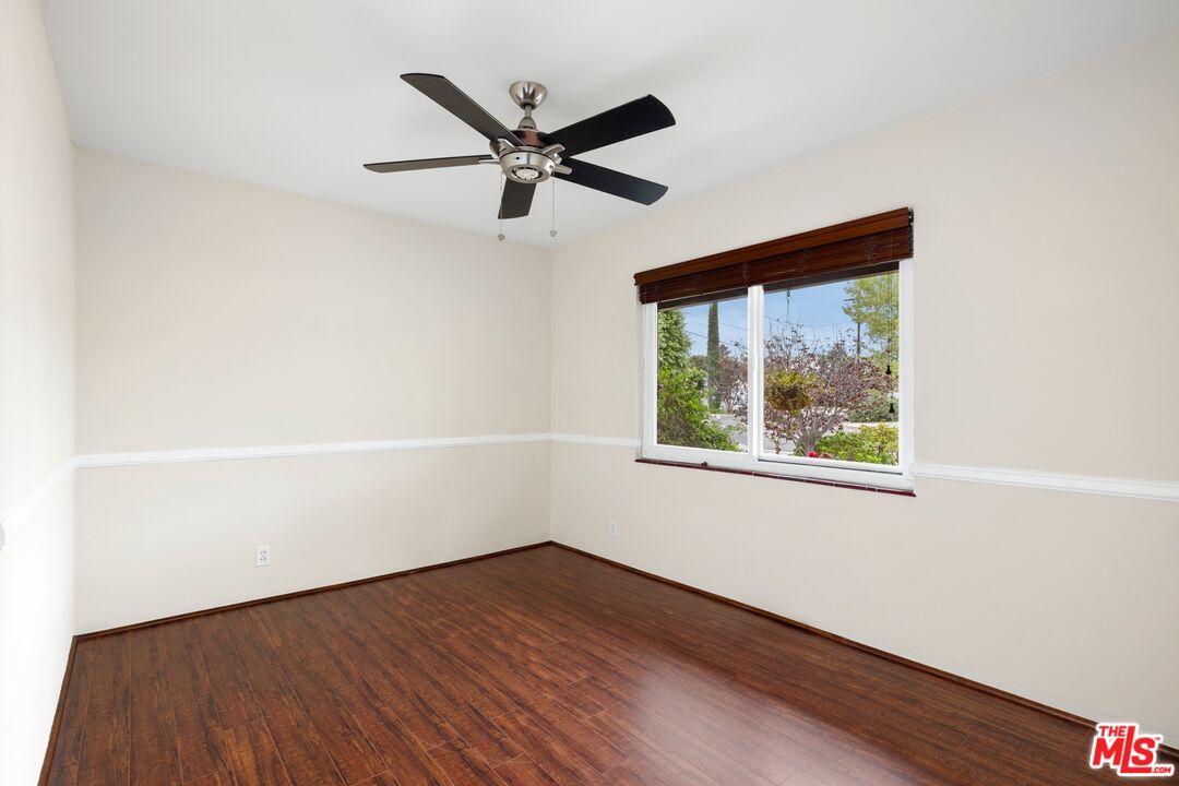 16822 Valerio Street Lake Balboa, CA 91406 - Photo 23 of 37