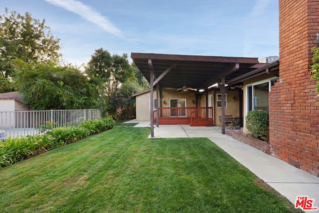 16822 Valerio Street Lake Balboa, CA 91406 - Photo 27 of 37