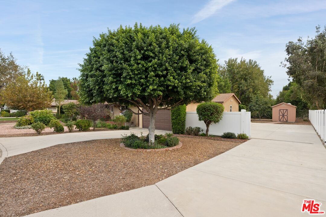 16822 Valerio Street Lake Balboa, CA 91406 - Photo 32 of 37