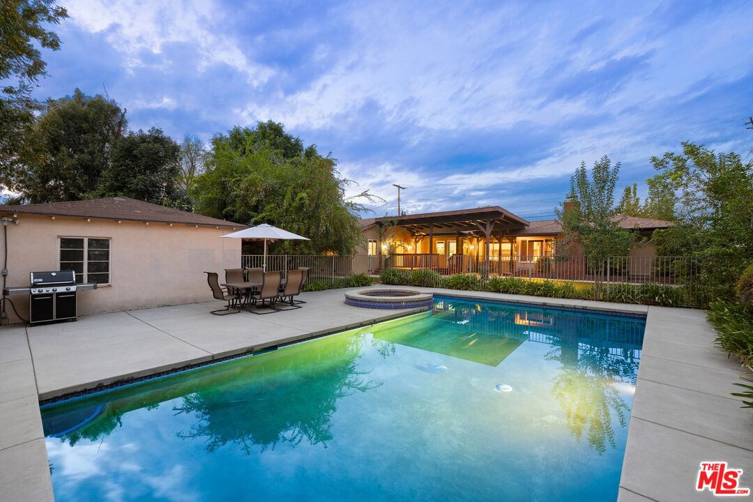 16822 Valerio Street Lake Balboa, CA 91406 - Photo 35 of 37