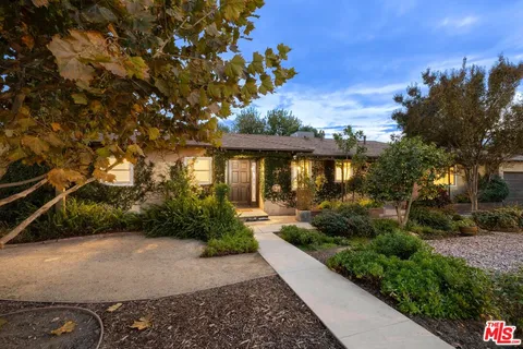 $1,299,000 | 16822 Valerio Street, Lake Balboa, CA 91406