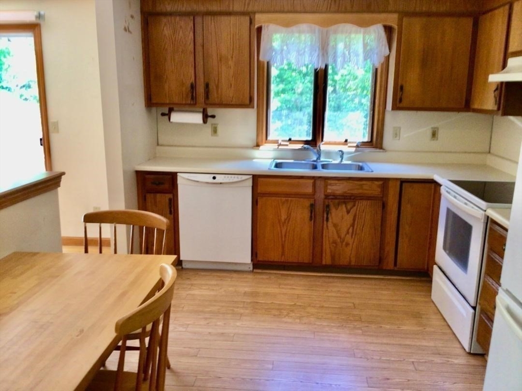 9 Captain Phillips Road West Dennis, MA 02670 - Photo 4 of 14