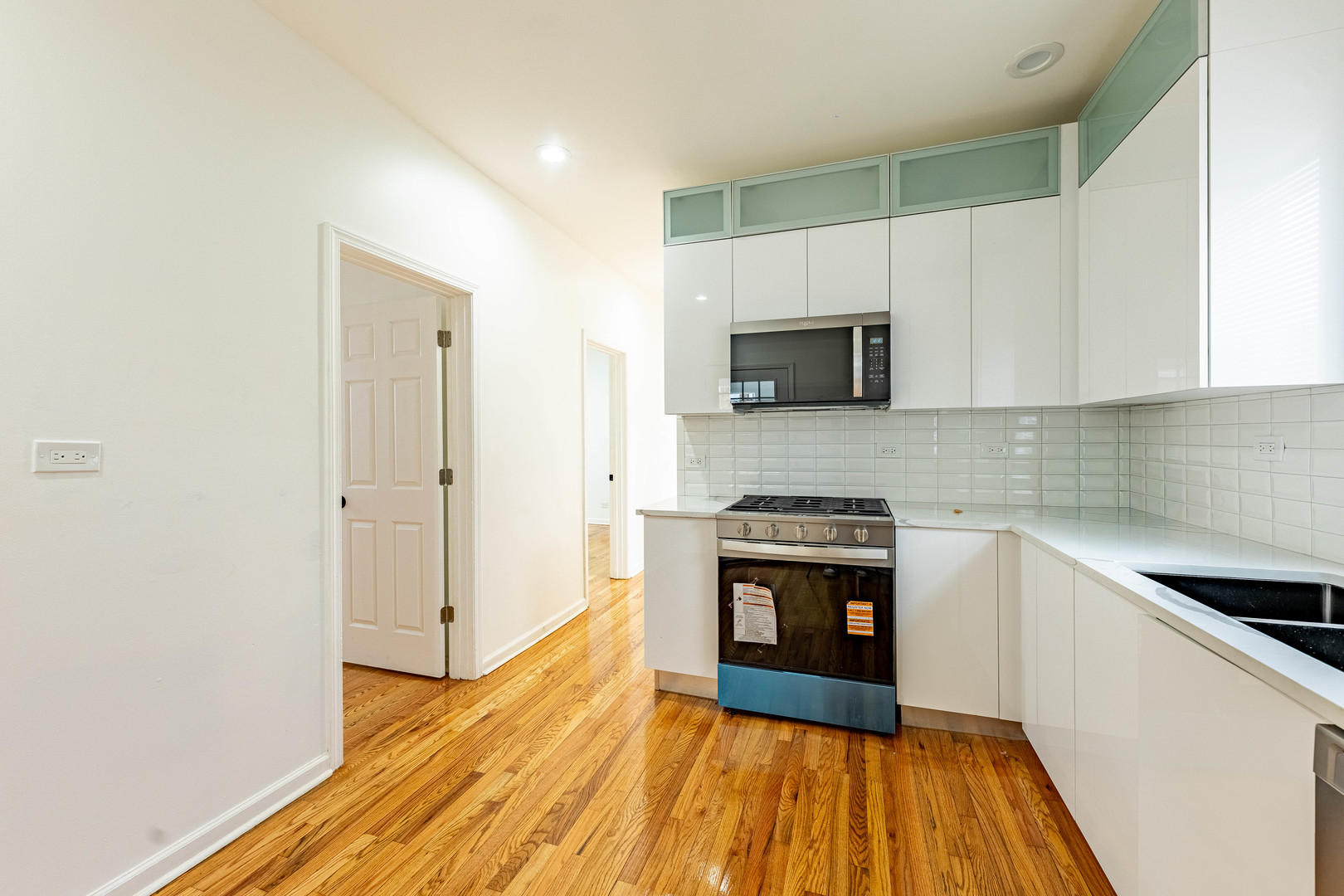 7601 South Rhodes Avenue Chicago, IL 60619 - Photo 10 of 32 Gallery Image 10