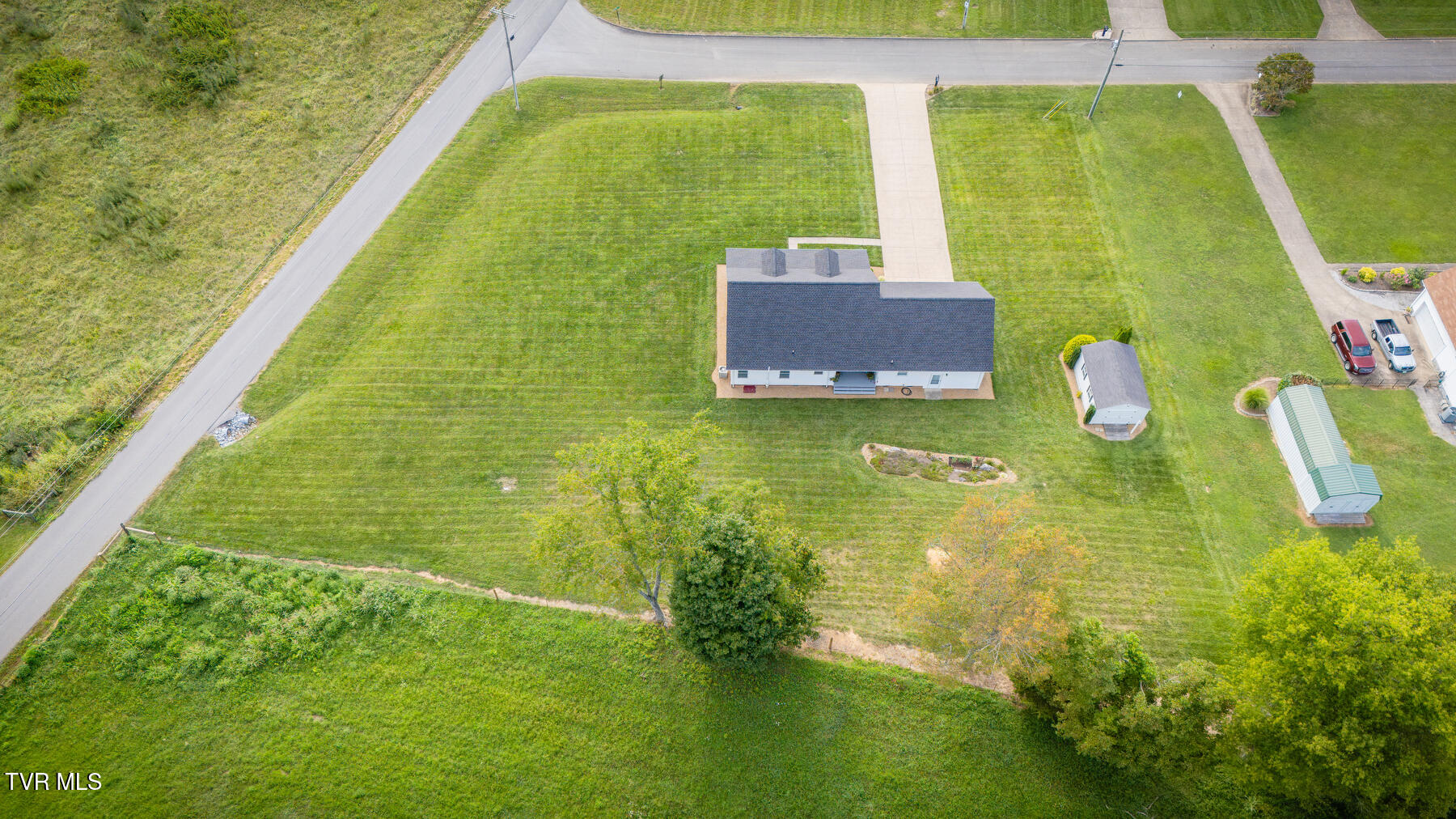 463 Pine Ridge Drive Afton, TN 37616 - Photo 39 of 43 104