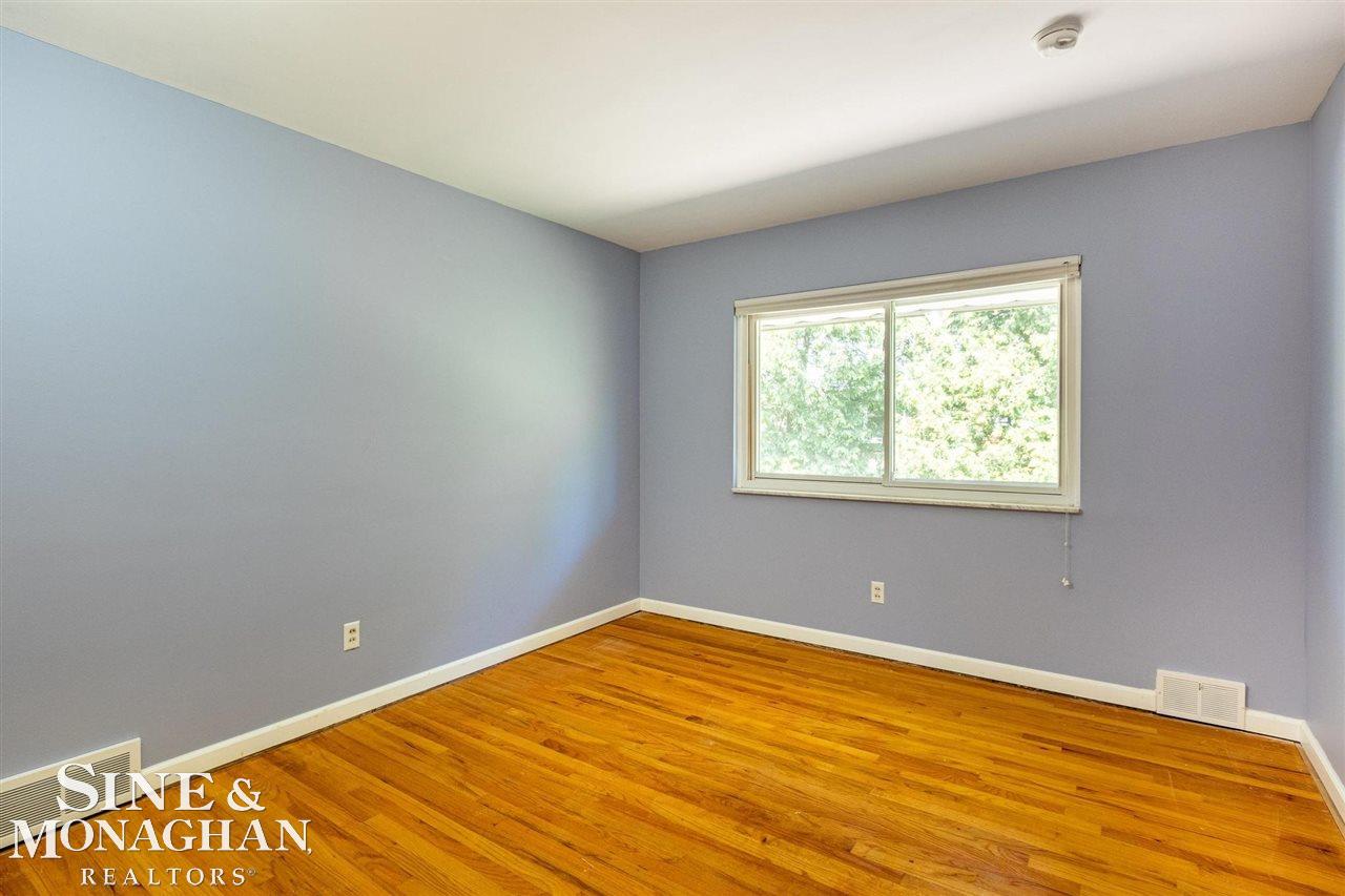 988 Canterbury Road Grosse Pointe Woods, MI 48236 - Photo 14 of 25