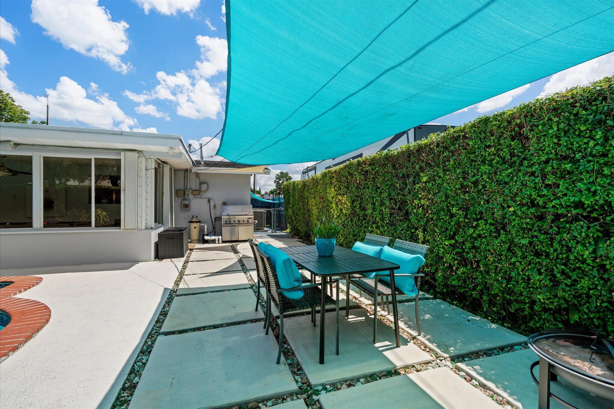 8341 Southwest 14th Street Miami, FL 33144 - Photo 39 of 41 38-29-mkw03356