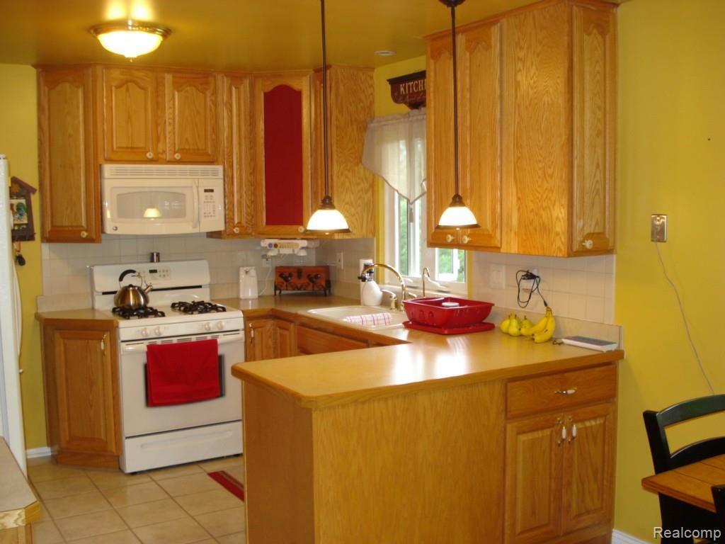 5474 Whipple Lake Road Clarkston, MI 48348 - Photo 4 of 47 Kitchen