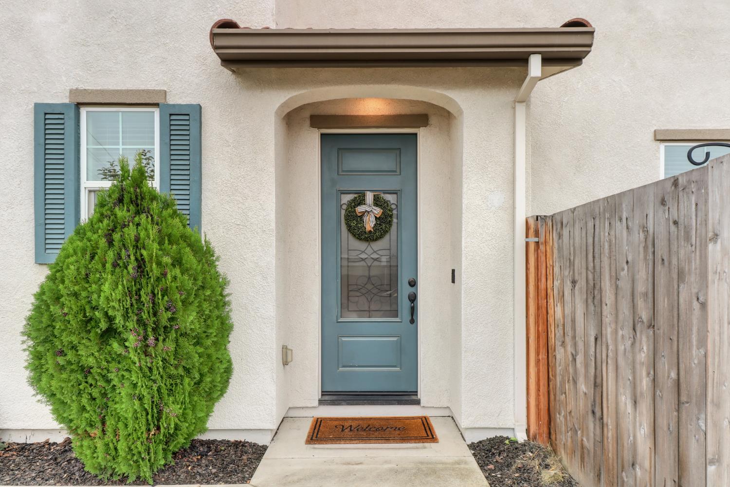 8900 Sheldon Terrace Lane Elk Grove, CA 95758 - Photo 4 of 57 a view of wooden door