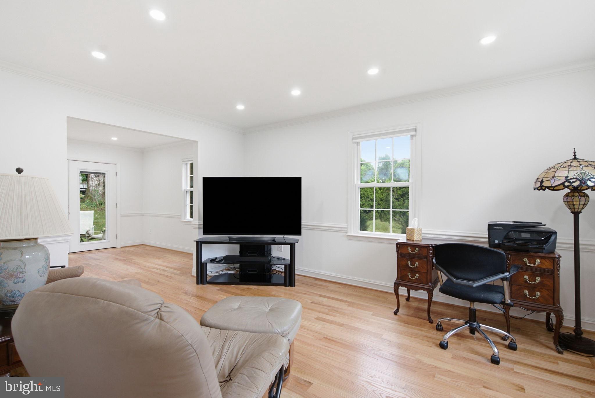 17041 Old Baltimore Road Olney, MD 20832 - Photo 5 of 41