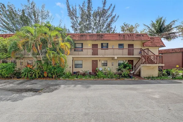 $274,899 | 6525 West 26th Drive, Unit 20437, Hialeah, FL 33016