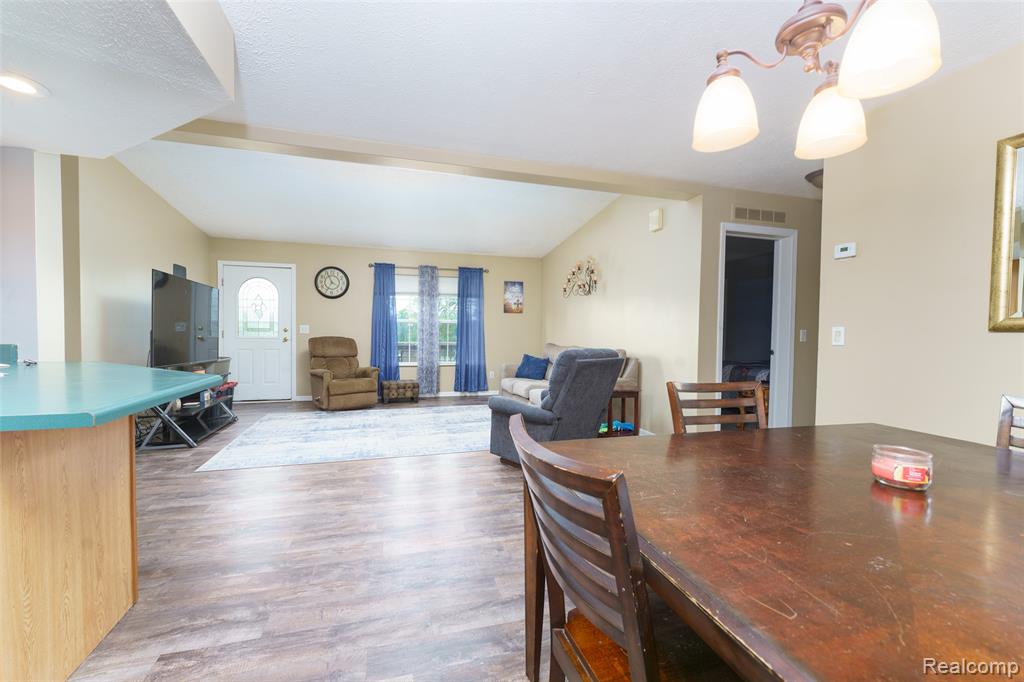 5771 Milett Road Fowlerville, MI 48836 - Photo 8 of 33