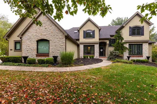 $999,050 | 2116 Winding Woods Drive, Liberty, MO 64068