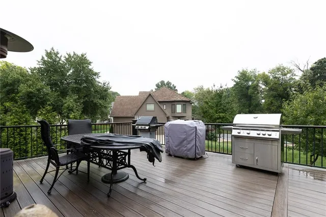 $999,050 | 2116 Winding Woods Drive, Liberty, MO 64068