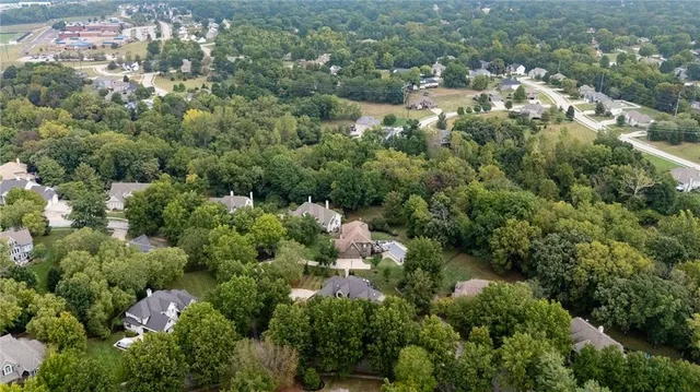 $999,050 | 2116 Winding Woods Drive, Liberty, MO 64068