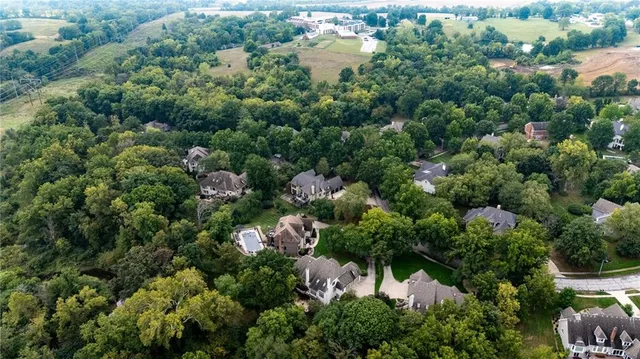 $999,050 | 2116 Winding Woods Drive, Liberty, MO 64068