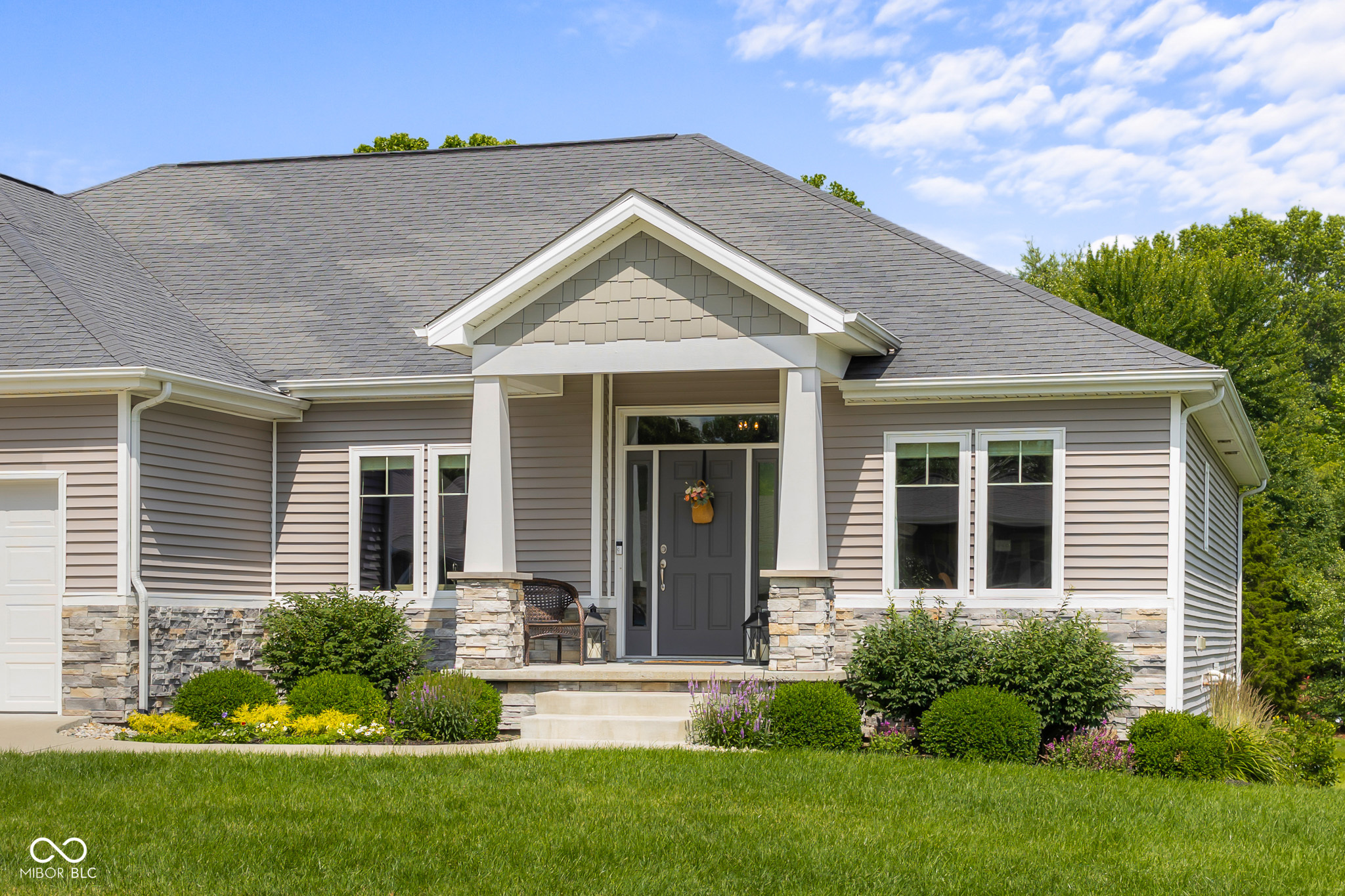 1497 Maple Ridge Court Columbus, IN 47201 - Photo 3 of 87 Gallery Image 3