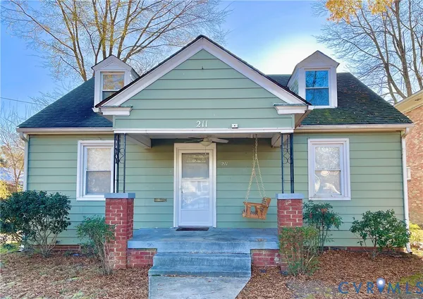 $1,900 | 211 Jefferson Avenue, Colonial Heights, VA 23834