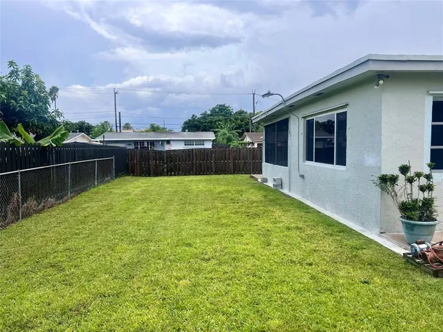 $490,000 | 8361 Northwest 27th Place, Sunrise, FL 33322