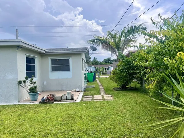 $490,000 | 8361 Northwest 27th Place, Sunrise, FL 33322