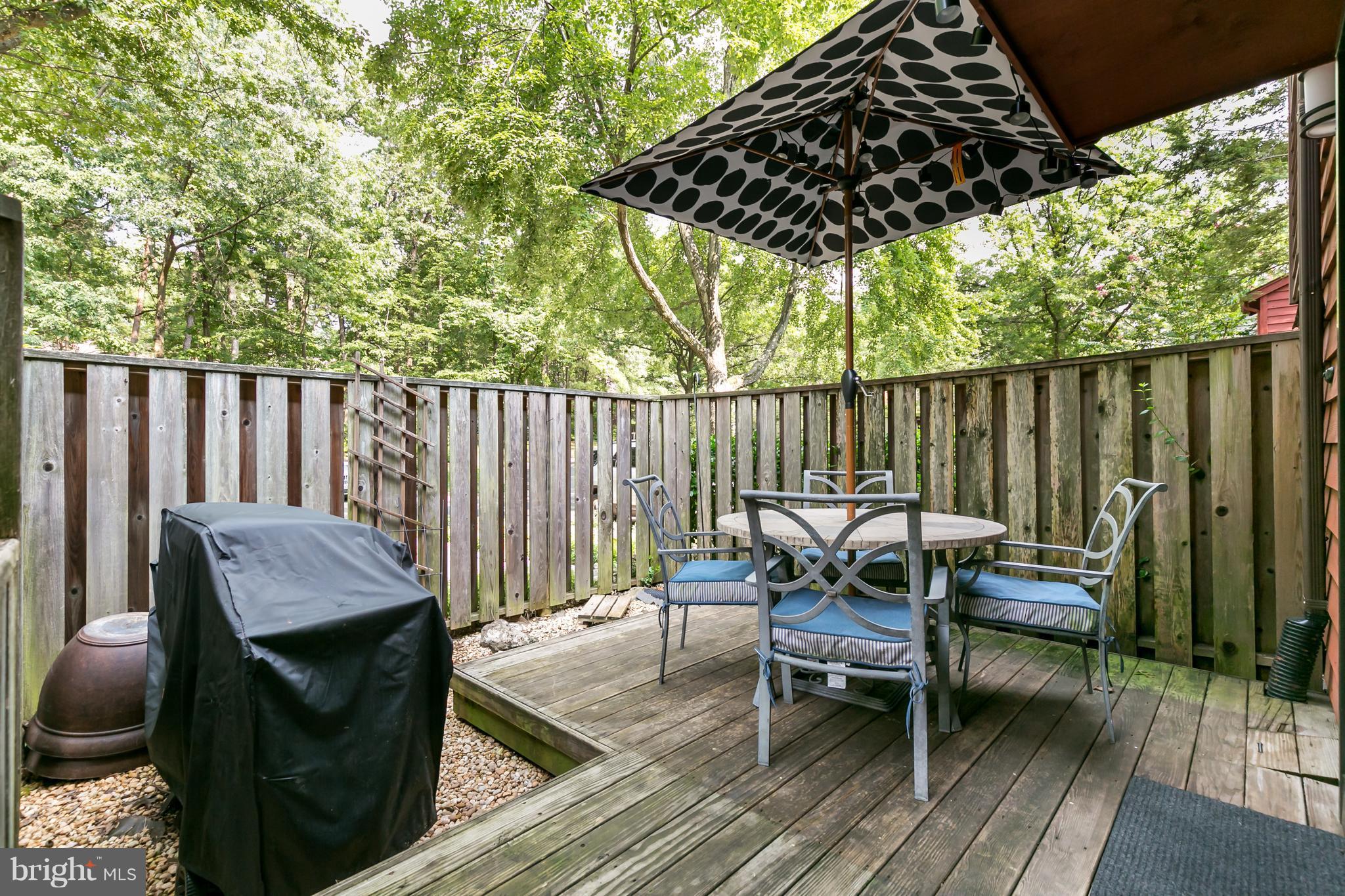 1960 Winterport Cluster Reston, VA 20191 - Photo 20 of 29 a view of sitting area in balcony