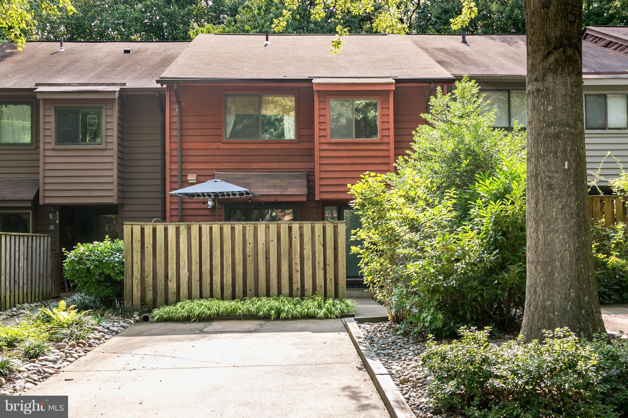 1960 Winterport Cluster Reston, VA 20191 - Photo 3 of 29 a view of a house with a yard