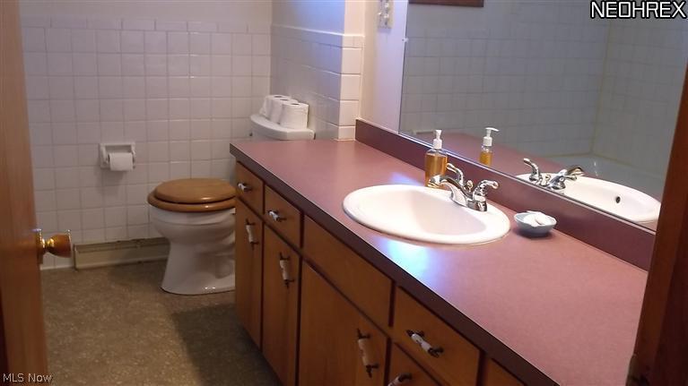 4409 8th Street Northwest Canton, OH 44708 - Photo 8 of 20 Clean