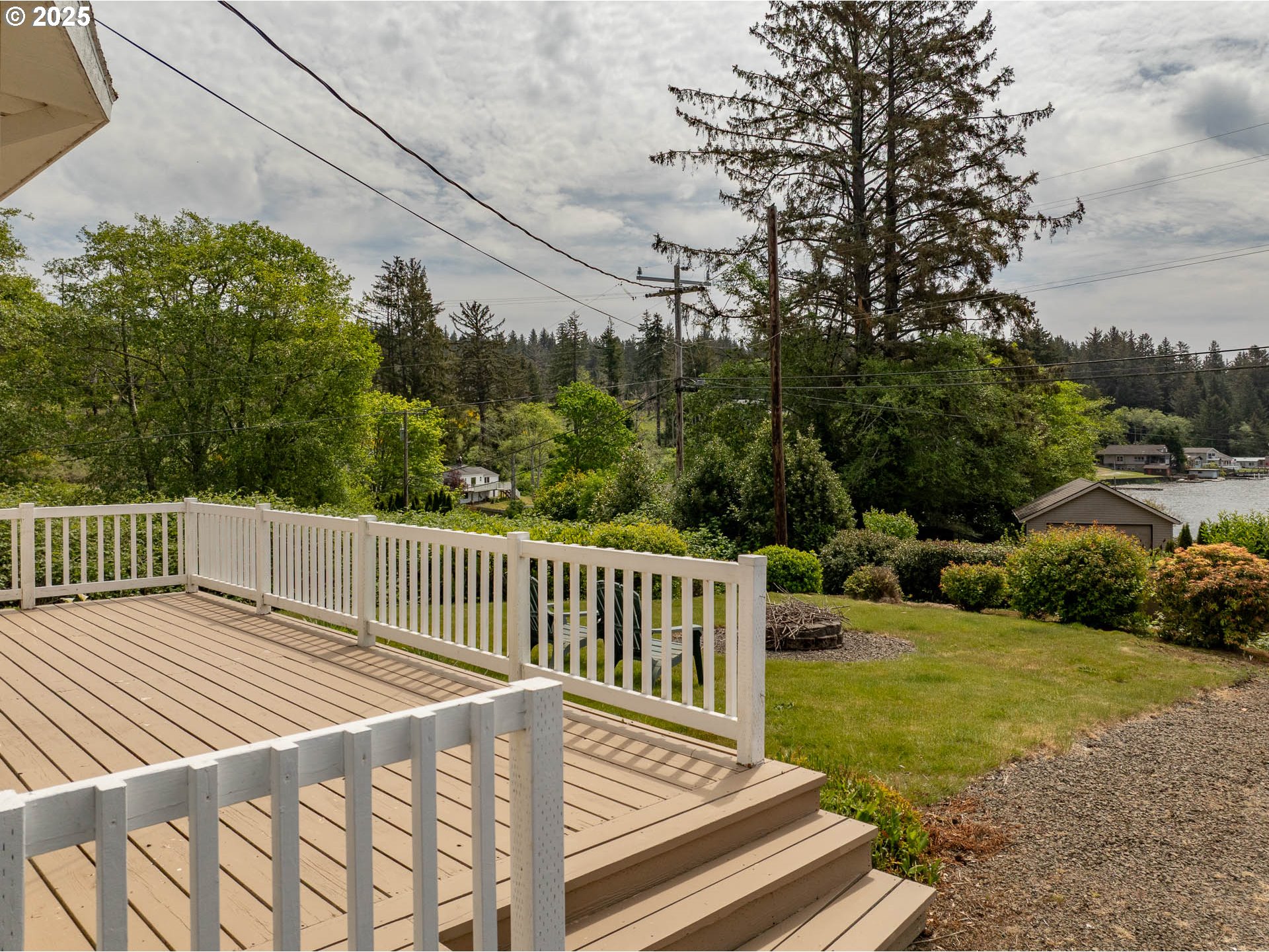 5305 Northeast 49th Street Neotsu, OR 97364 - Photo 9 of 34