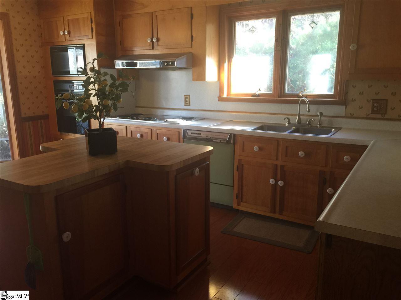 1015 Moody Bridge Road Marietta, SC 29661 - Photo 11 of 35 Gallery Image 11