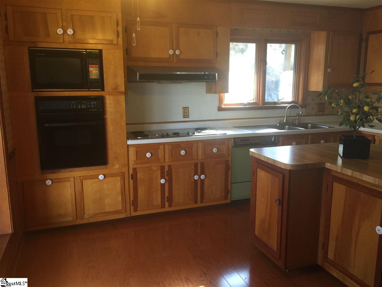 1015 Moody Bridge Road Marietta, SC 29661 - Photo 3 of 35 Gallery Image 3