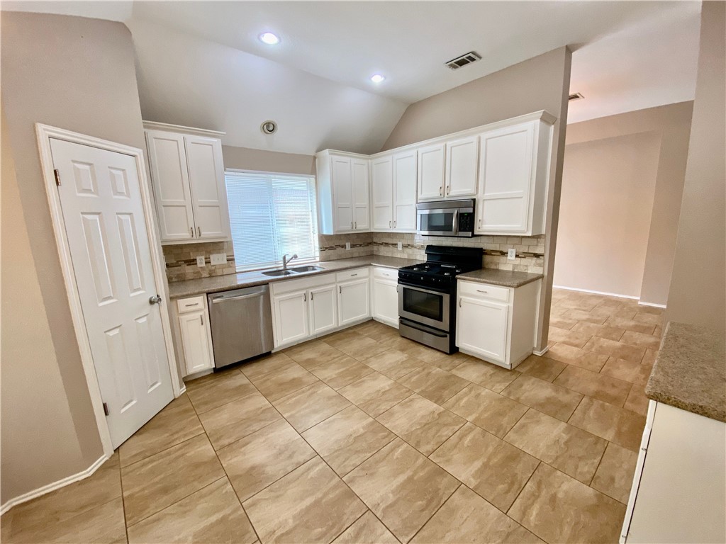 209 North Blue Ridge Parkway Cedar Park, TX 78613 - Photo 6 of 13