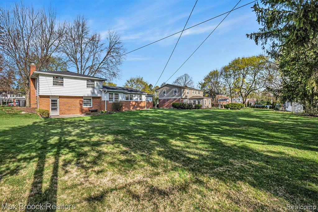 29008 Farmington Road Farmington Hills, MI 48334 - Photo 26 of 29
