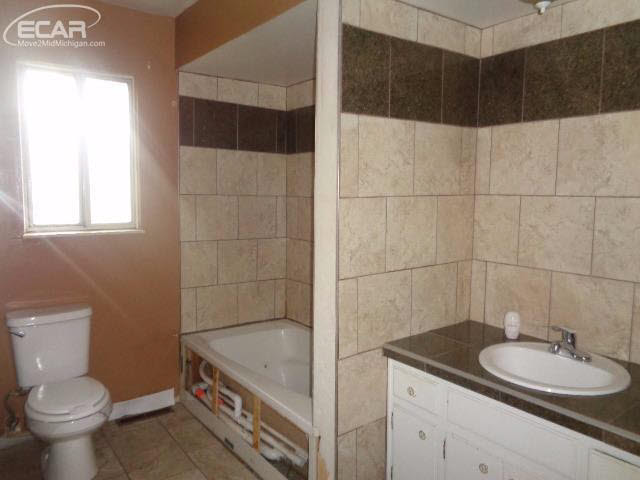 3505 Ridgecliffe Drive Flint, MI 48532 - Photo 6 of 12
