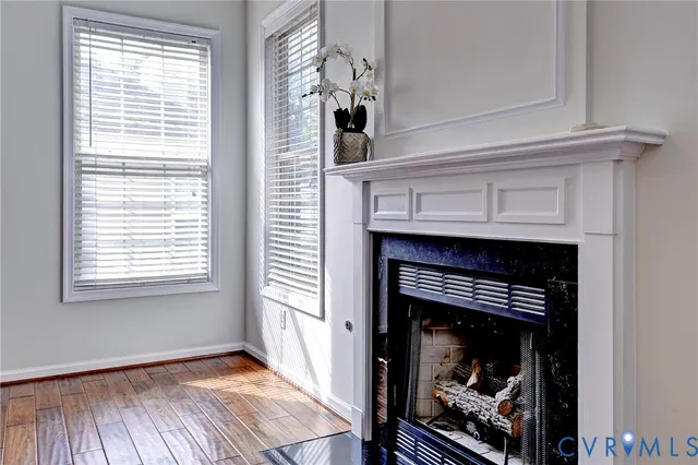 a living room with a fireplace in it