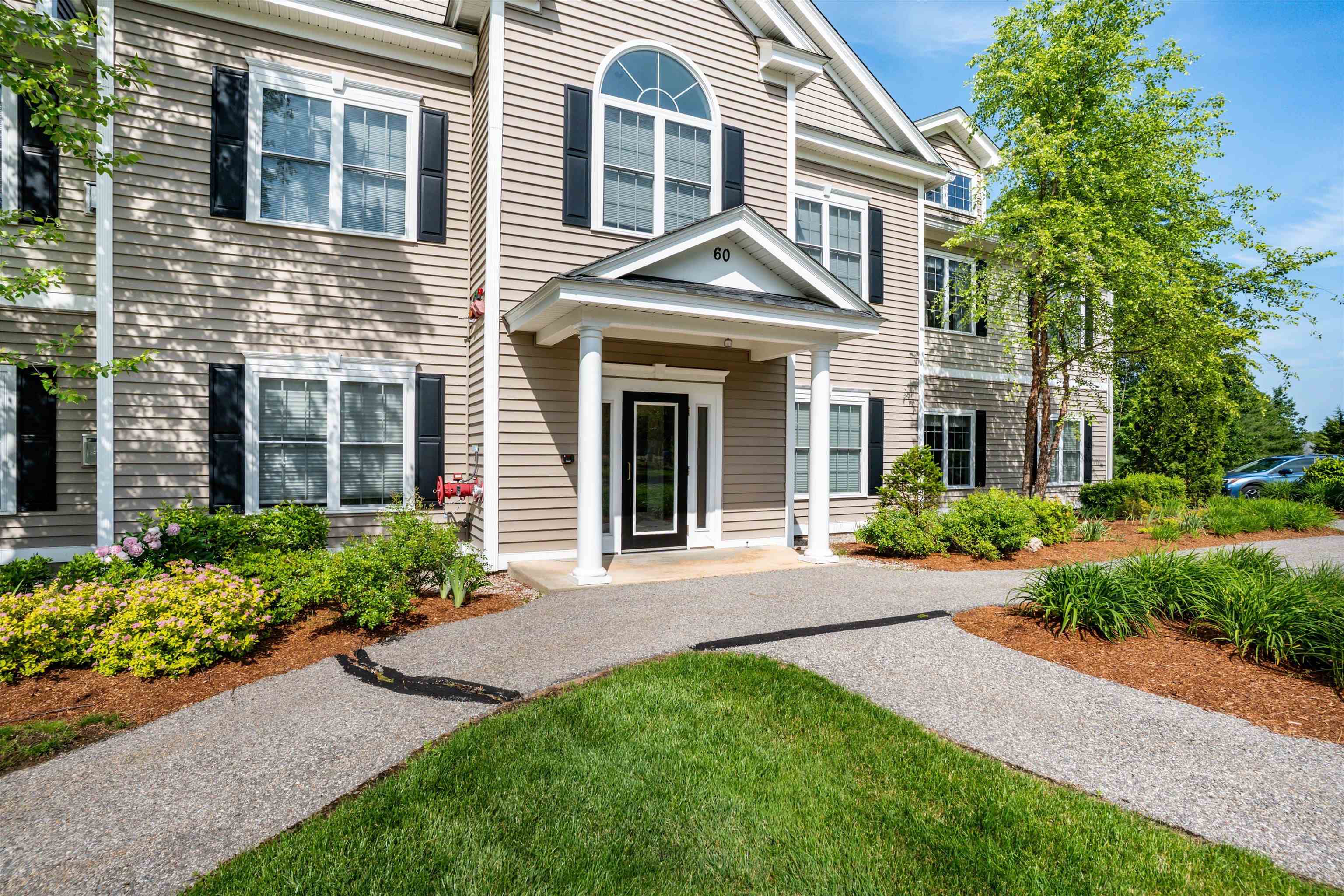 60 Roundabout Way, Unit 7 Manchester, NH 03102 - Photo 3 of 25 Gallery Image 3