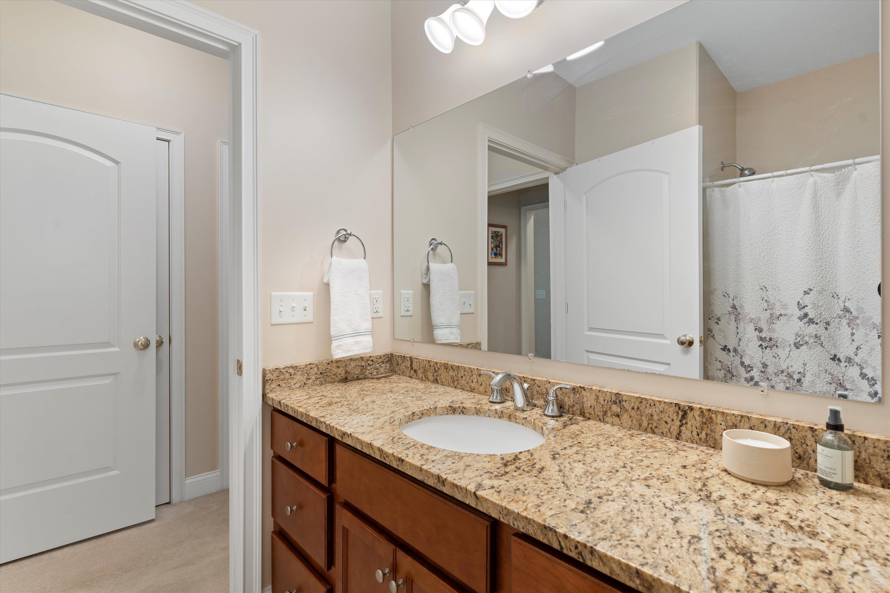 60 Roundabout Way, Unit 7 Manchester, NH 03102 - Photo 9 of 25 Gallery Image 9