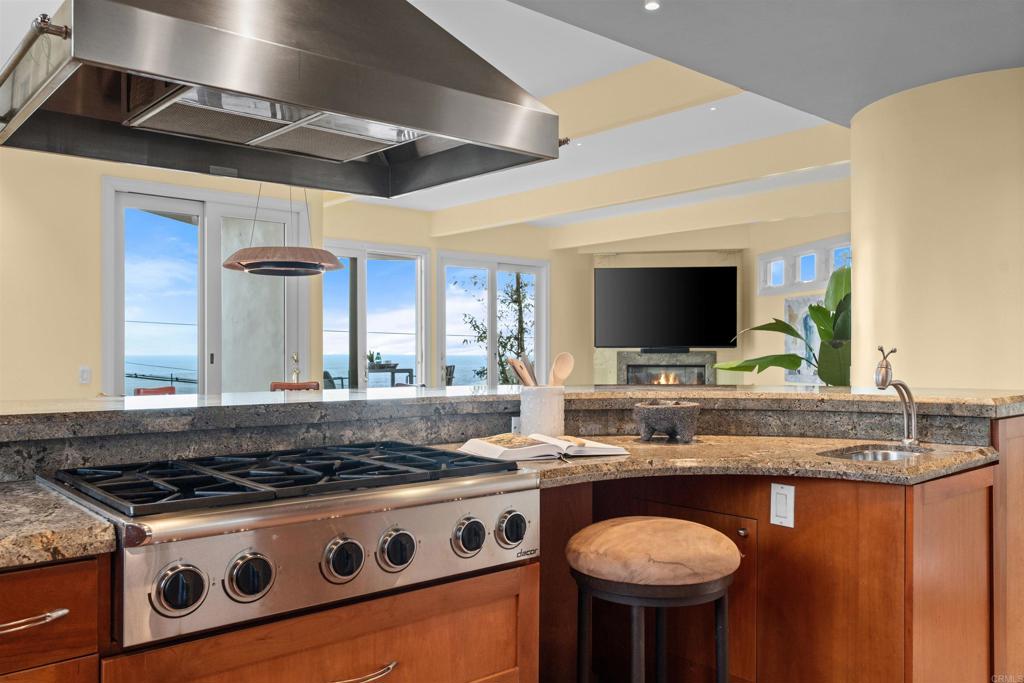 1477 Neptune Avenue Encinitas, CA 92024 - Photo 16 of 40